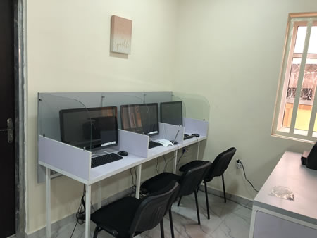 computers with internet access